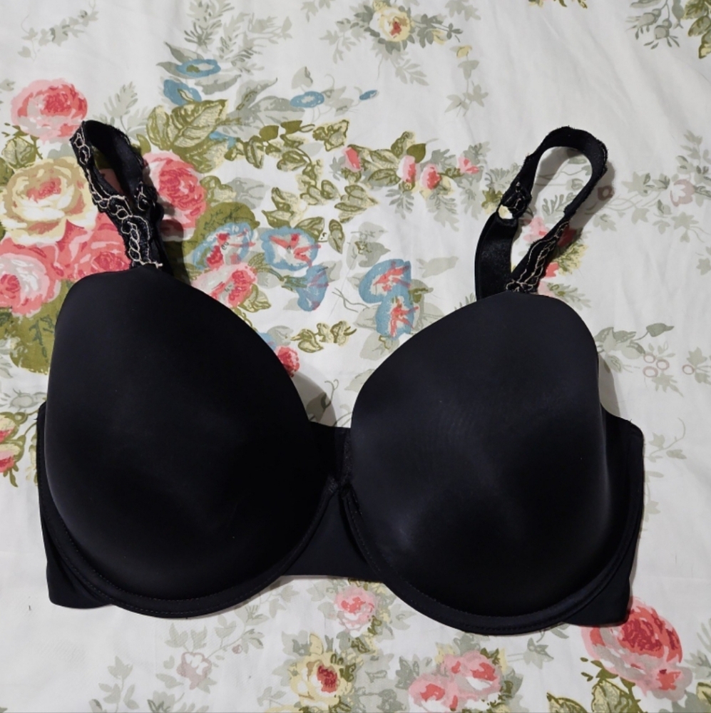 Paramour/Felina t shirt bra, 34DDD black embroidered straps